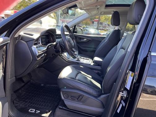 2022 Audi Q7 Premium