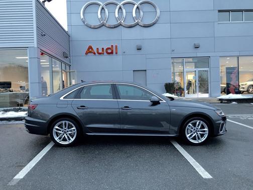 Photo 3 of 32 of 2021 Audi A4 S line Premium