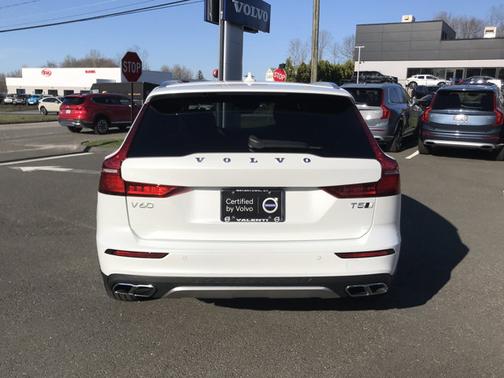 Photo 5 of 32 of 2021 Volvo V60 Cross Country 4DR AWD T5