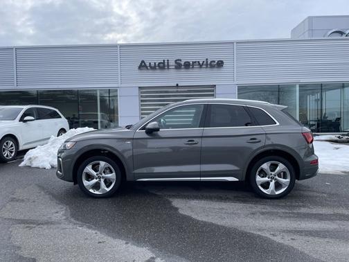 2023 Audi Q5 S line Premium Plus