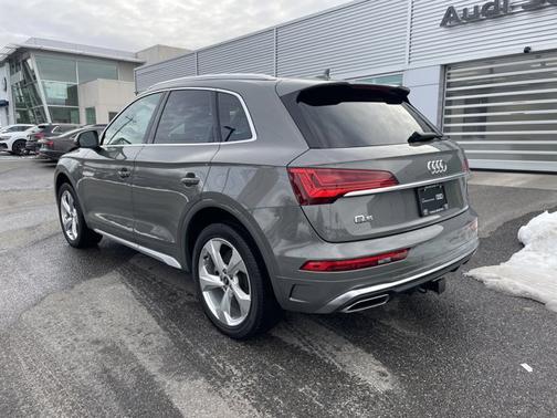 2023 Audi Q5 S line Premium Plus