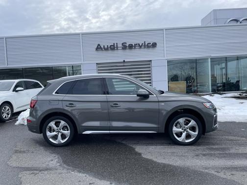 2023 Audi Q5 S line Premium Plus