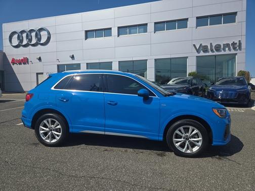 2022 Audi Q3 S line Premium