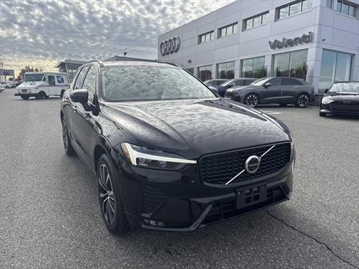 2025 Volvo XC60 Plus