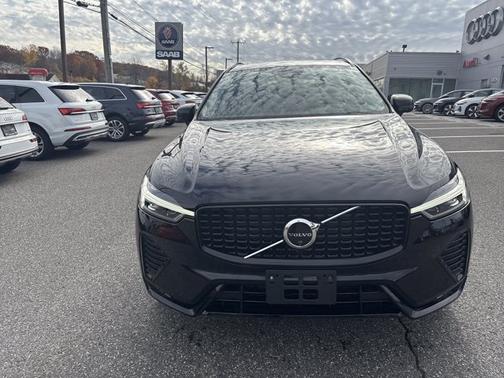 2025 Volvo XC60 Plus