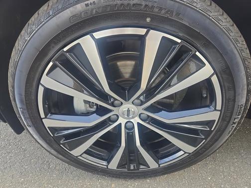 2025 Volvo XC60 Plus