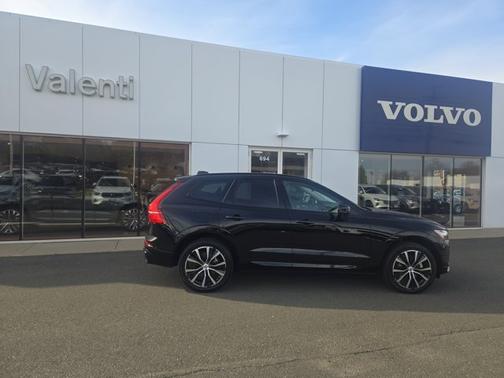 2025 Volvo XC60 Plus