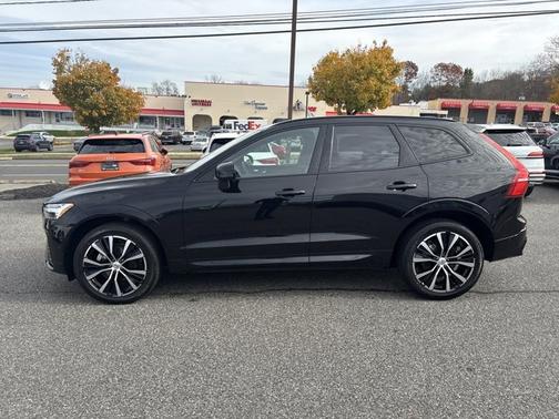 2025 Volvo XC60 Plus