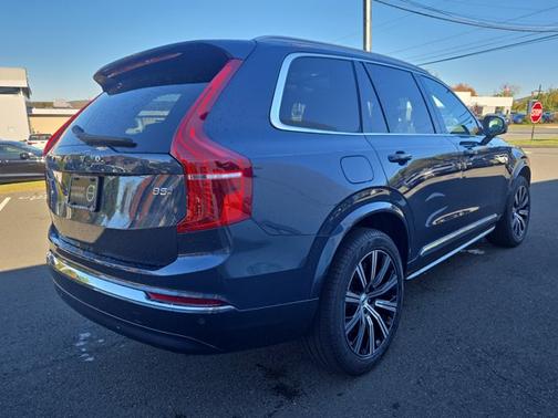 2025 Volvo XC90 Core