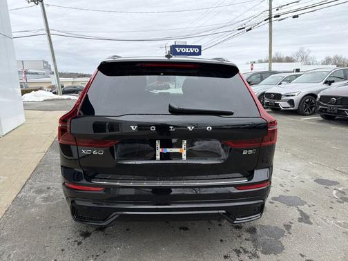 2026 Volvo XC60 Plus