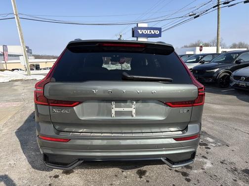 2026 Volvo XC60 Plus