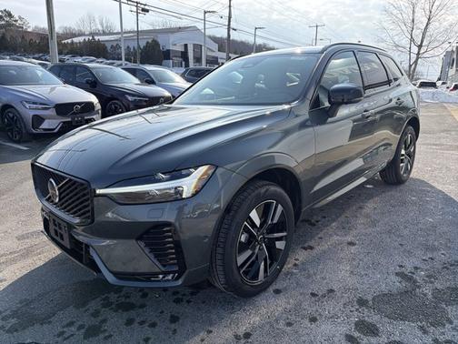 2026 Volvo XC60 Plus