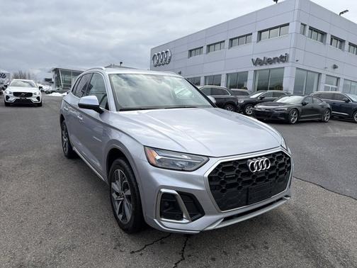 2023 Audi Q5 S line Premium Plus