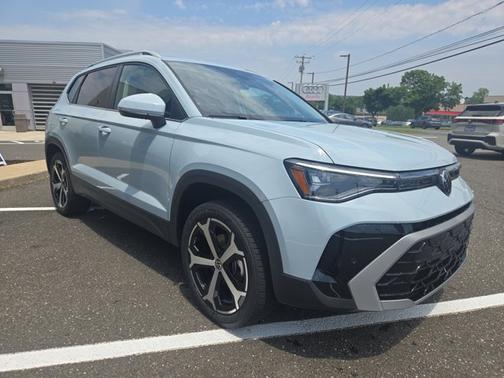 2025 Volkswagen Taos SEL