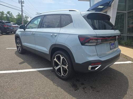 2025 Volkswagen Taos SEL