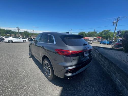 2025 Audi Q5 Premium