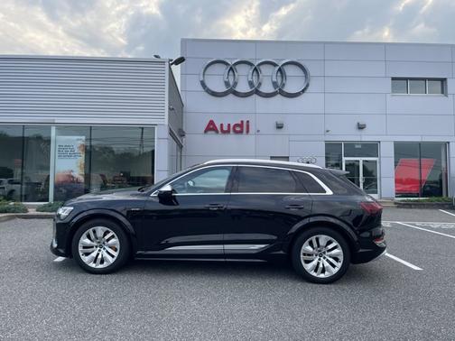 2022 Audi e-tron S Premium Plus