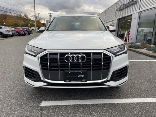 2022 Audi Q7 Premium Plus
