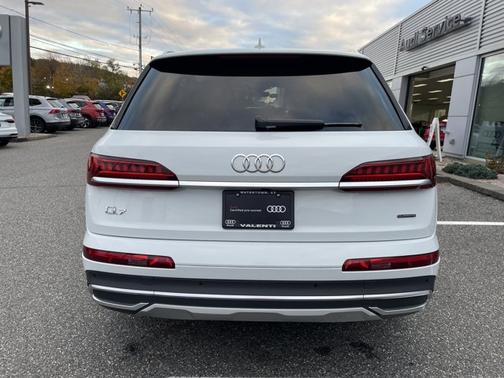 2022 Audi Q7 Premium Plus