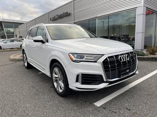 2022 Audi Q7 Premium Plus