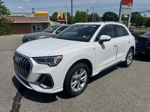 2025 Audi Q3 S line Premium