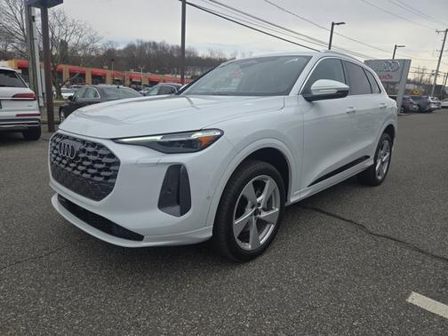 2025 Audi Q5 Premium Plus