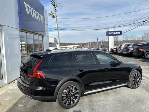2025 Volvo V60 Cross Country Ultra