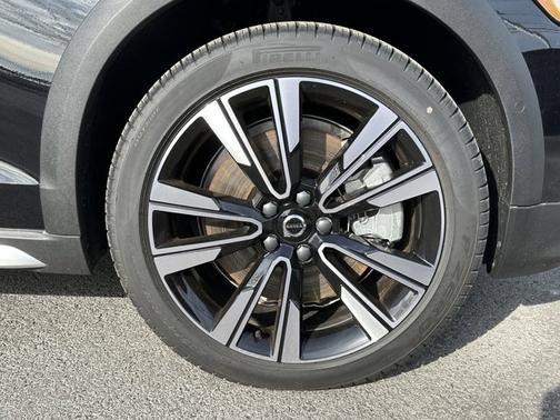 2025 Volvo V60 Cross Country Ultra