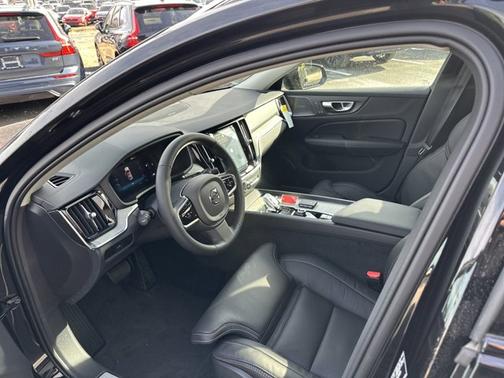 2025 Volvo V60 Cross Country Ultra