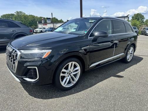 2025 Audi Q7 Premium Plus