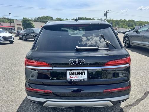 2025 Audi Q7 Premium Plus