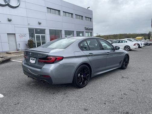 Skyscraper Gray Metallic 2023 BMW 540 540i xDrive