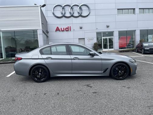 Skyscraper Gray Metallic 2023 BMW 540 540i xDrive