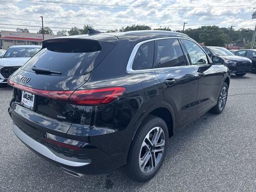 2025 Audi Q5 Premium