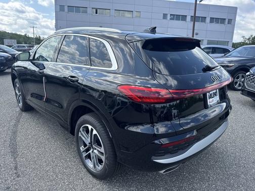 2025 Audi Q5 Premium