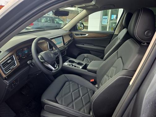 2025 Volkswagen Atlas 2.0T SE