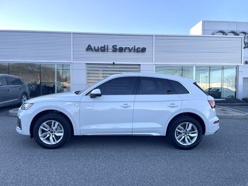 2023 Audi Q5 S line Premium