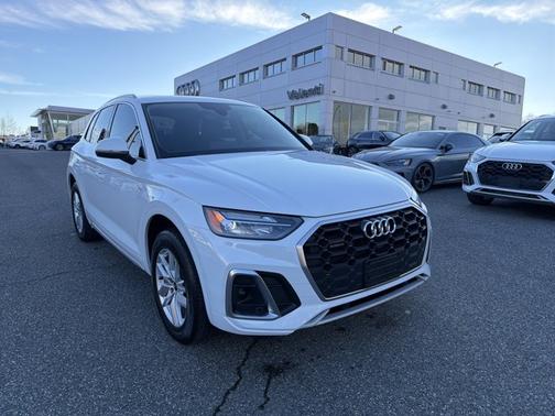 2023 Audi Q5 S line Premium