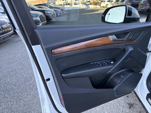 2023 Audi Q5 S line Premium