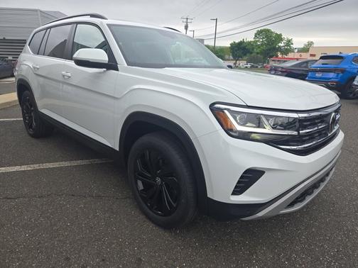 2022 Volkswagen Atlas 2.0T SE w/Technology
