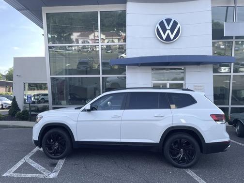 2022 Volkswagen Atlas 2.0T SE w/Technology