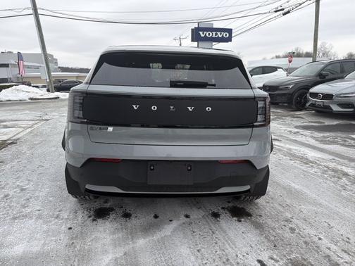 Vapour Grey Metallic 2026 Volvo EX30 Cross Country Ultra