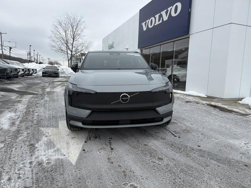 Vapour Grey Metallic 2026 Volvo EX30 Cross Country Ultra