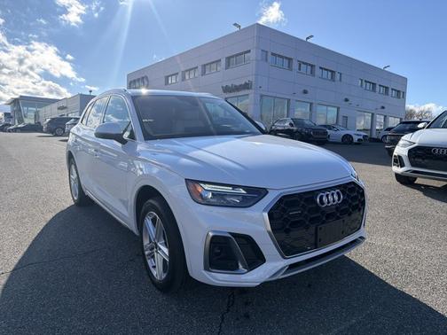 2024 Audi Q5 S line Premium Plus