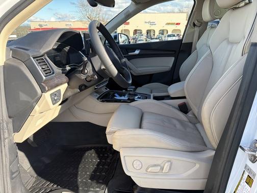 2024 Audi Q5 S line Premium Plus