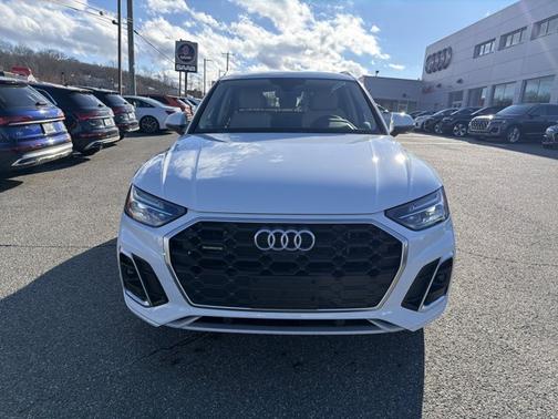 2024 Audi Q5 S line Premium Plus