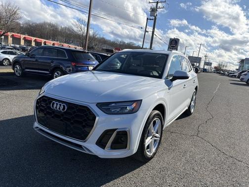 2024 Audi Q5 S line Premium Plus