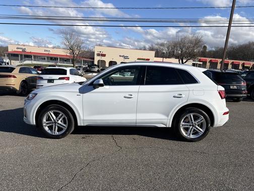 2024 Audi Q5 S line Premium Plus