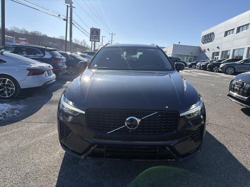 2025 Volvo XC60 Plus