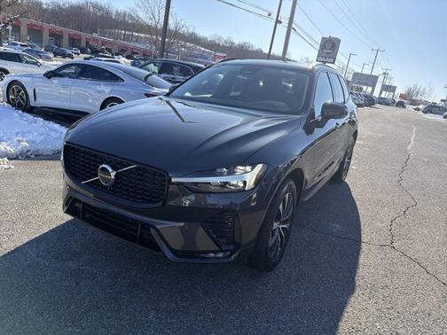 2025 Volvo XC60 Plus